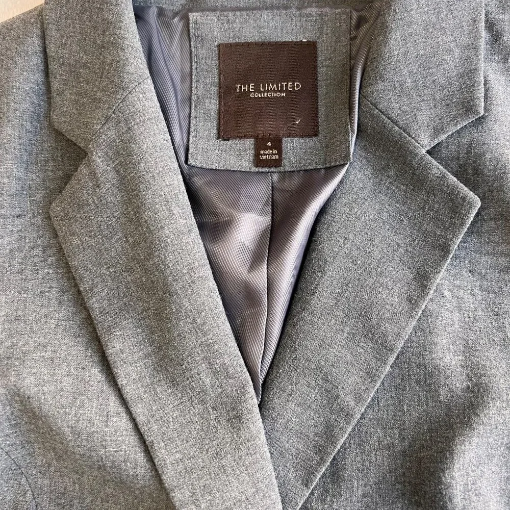 The limited women blazer Size‎ 4
